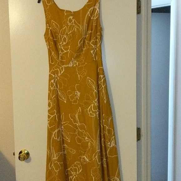 Gold dress - Picture 1 of 4